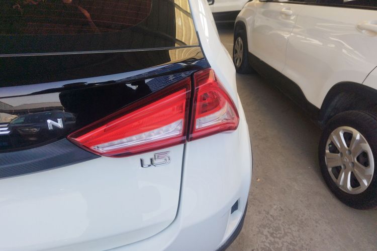 纳智捷 U5 SUV 2017款 1.6L CVT名士版车身外观9