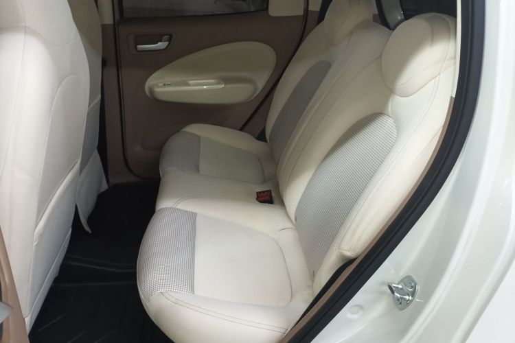 五菱汽车 宏光MINIEV 2025款 四门版 进阶款中控内饰21