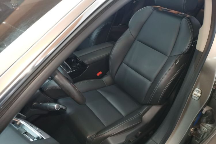 雪铁龙C5 2017款 350THP 自动豪华型局部细节19