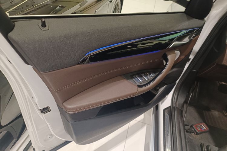 宝马X1 2021款 sDrive20Li 尊享型中控内饰47