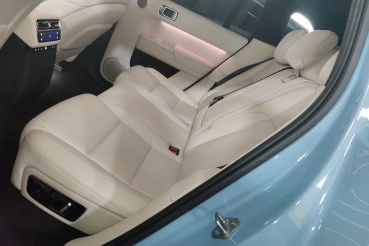 理想汽车 理想L7 2024款 Ultra中控内饰7004
