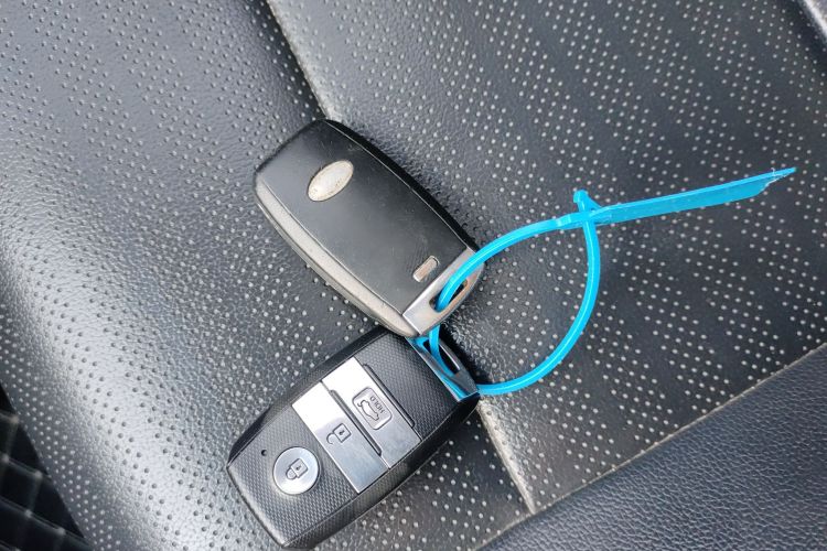 起亚K3 2017款  1.6L 自动15周年特别版GLS中控内饰7001