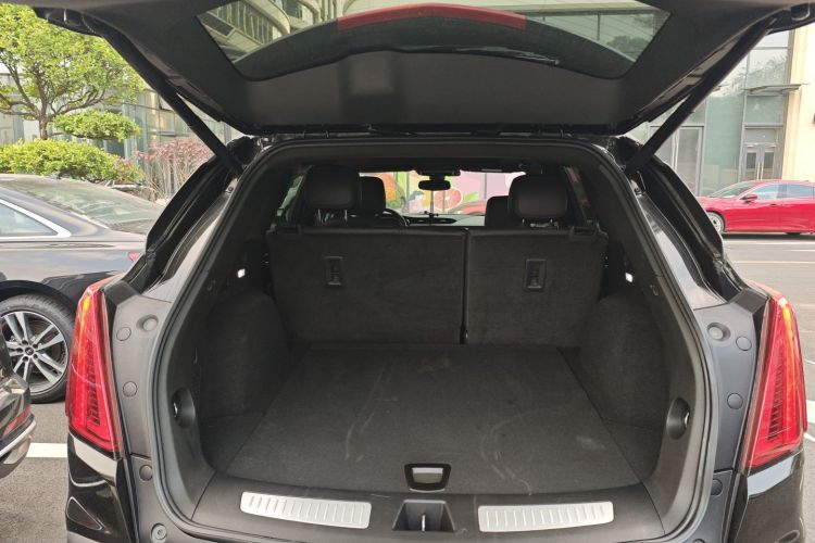 凯迪拉克XT5 2020款 28T 豪华型机舱底盘23