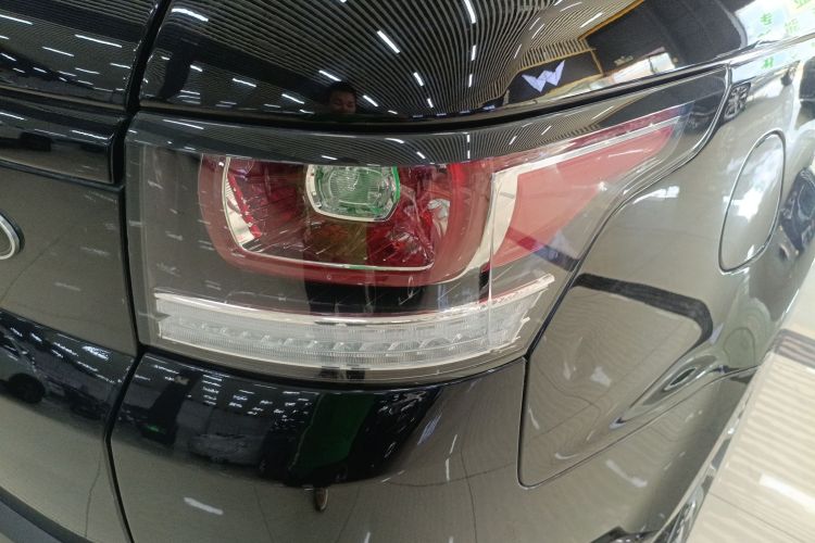 路虎 揽胜运动版 2017款 3.0 SC V6 HSE DYNAMIC车身外观6006