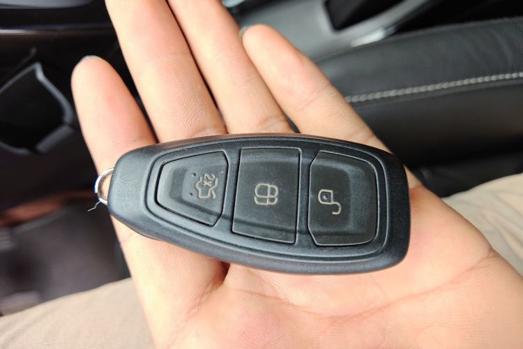 福特 翼虎 2015款 2.0L GTDi 四驱运动型中控内饰11