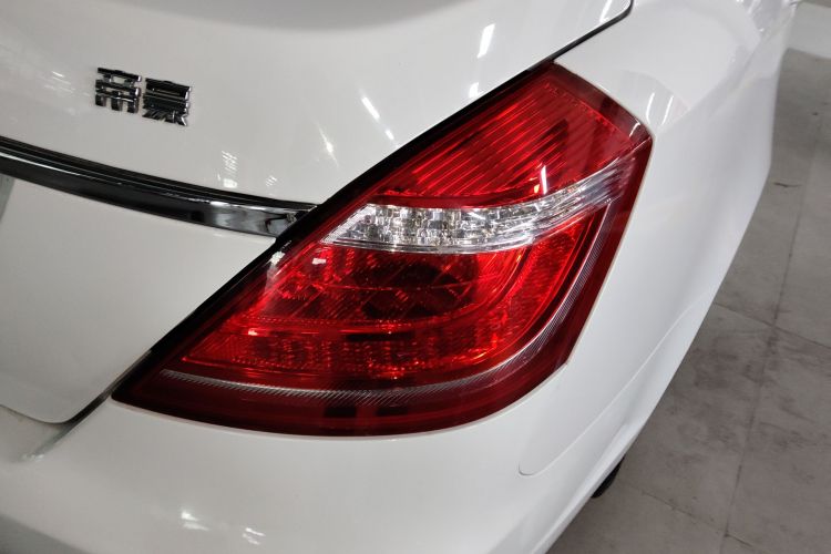 吉利汽车 帝豪 2016款 三厢 1.5L CVT向上版车身外观9