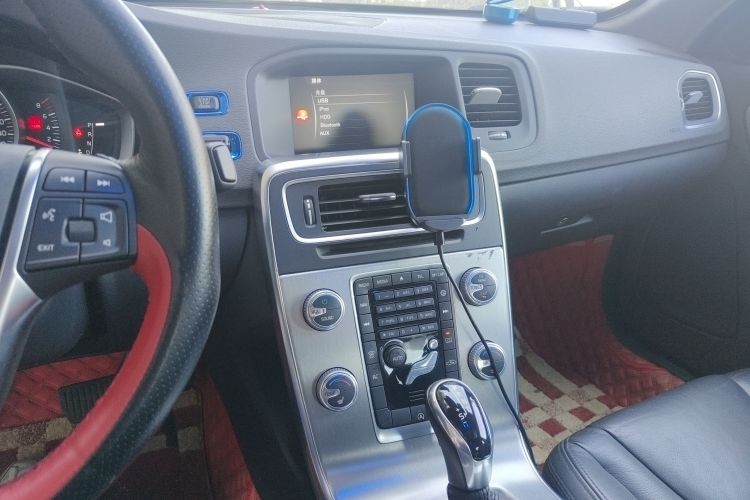 沃尔沃S60 2015款 S60L 2.0T 智远版中控内饰16