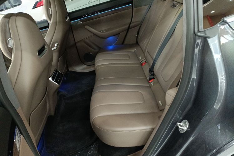 鸿蒙智行 智界R7 2025款 增程 251km Max中控内饰7004