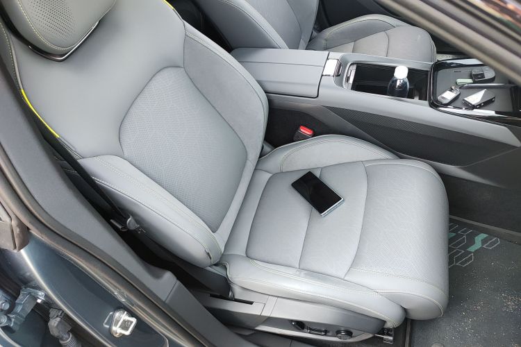 领克08 EM-P 2025款 220km 四驱性能Halo局部细节41