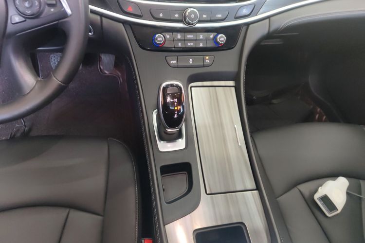 别克 君越 2020款 652T 豪华型中控内饰18