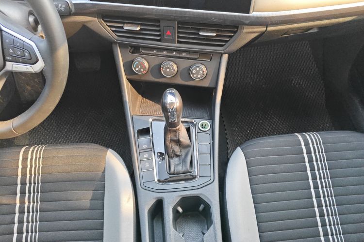 大众 宝来 2024款 200TSI DSG畅行版中控内饰18