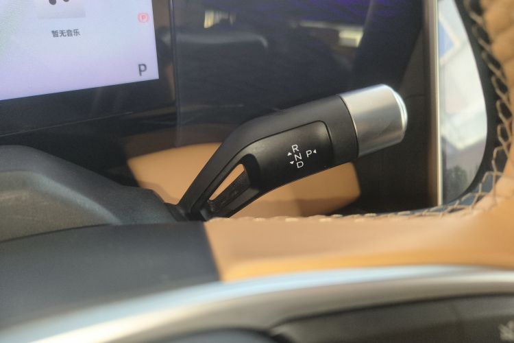 吉利银河 银河L7 2023款 1.5T 115km 星舰中控内饰18