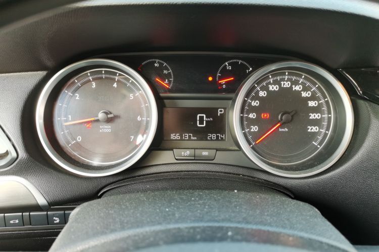 标致408 2016款 1.6T 自动豪华版中控内饰14