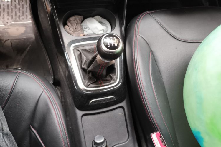 中华V3 2016款 1.5L 手动智能型中控内饰18