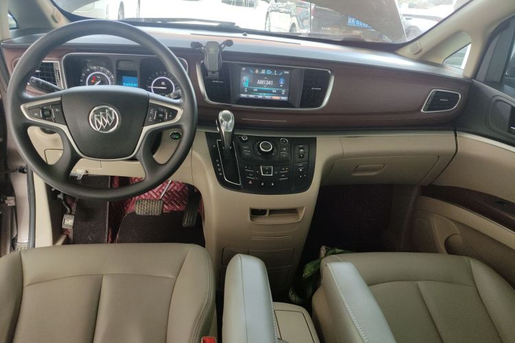 别克GL8 2017款 25S 舒适型 国V中控内饰7002