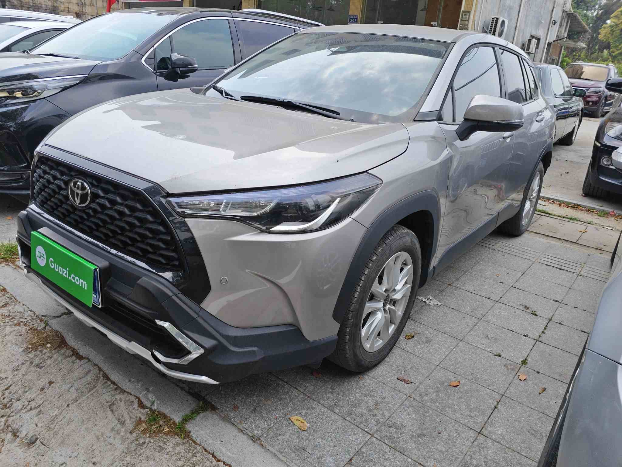 丰田 卡罗拉锐放 2023款 2.0L 先锋版(2)