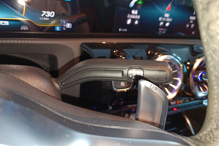 奔驰A级AMG(进口) 2022款 AMG A 45 4MATIC+中控内饰18