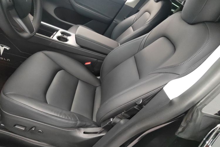 特斯拉 Model Y 2021款 标准续航后驱版局部细节19