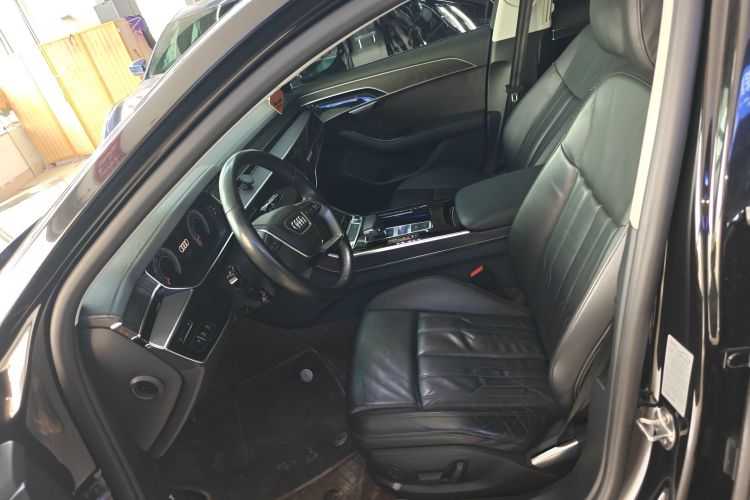 奥迪A8 2018款 A8L 55 TFSI quattro投放版精英型中控内饰19