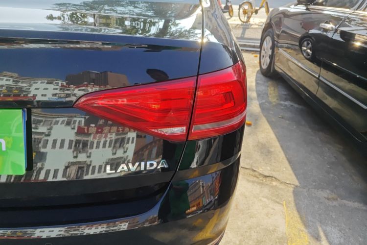 大众 朗逸 2017款 1.6L 自动风尚版车身外观9