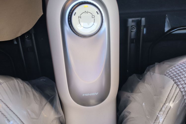 五菱汽车 宏光MINIEV 2025款 四门版 进阶款中控内饰18