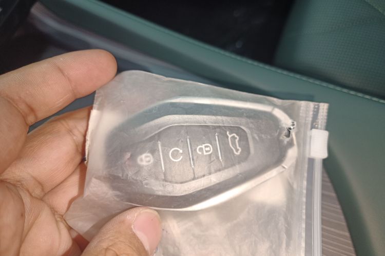 捷途山海L9 2024款 1.5TD 2DHT Pro 5座中控内饰7001