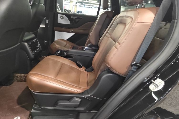 林肯 飞行家 2021款 3.0T V6 四驱行政版中控内饰21