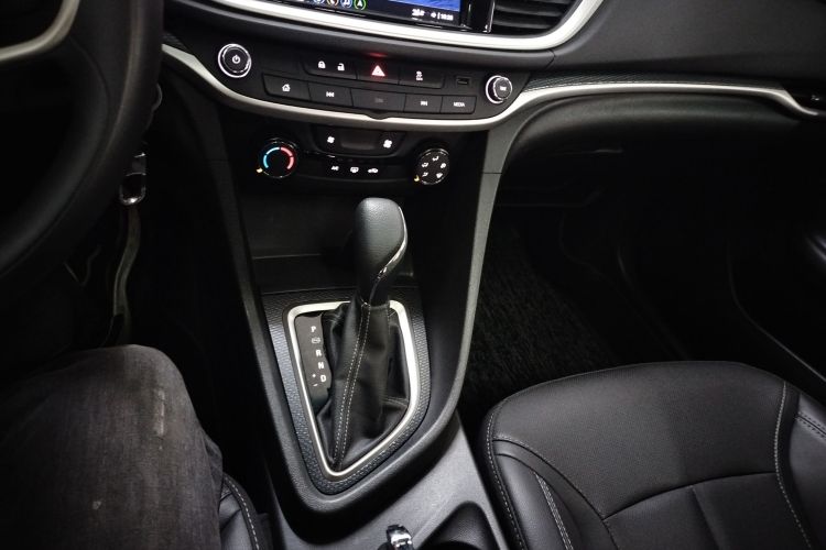 别克 英朗 2021款 改款 典范 1.5L 自动精英型中控内饰18