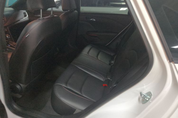 雪佛兰 科鲁泽 2022款 轻混 RS 330T 自动畅快版中控内饰7004