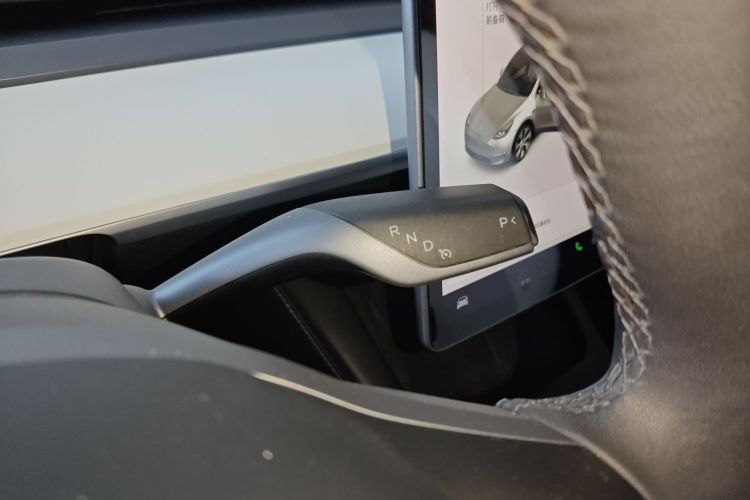 特斯拉 Model Y 2021款 长续航全轮驱动版 3D7中控内饰18