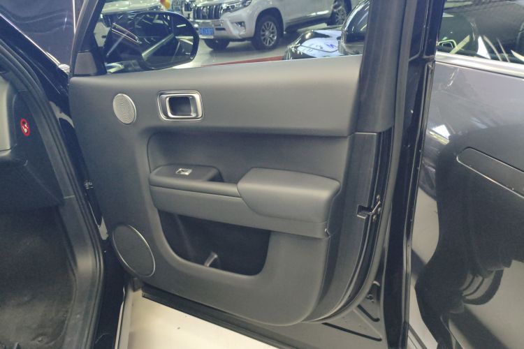 理想汽车 理想L9 2022款 Max中控内饰42