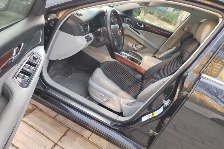 红旗H7 2013款 3.0L 尊贵型中控内饰20