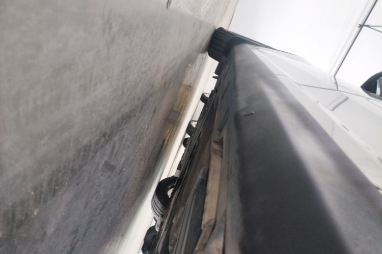 福特 福克斯 2017款 三厢 1.6L 自动风尚型智行版局部细节9002