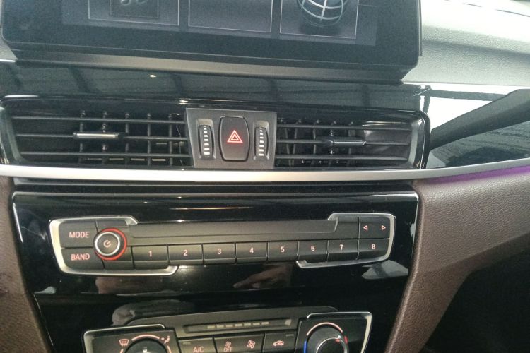 宝马X1 2021款 改款 sDrive20Li 时尚型中控内饰16