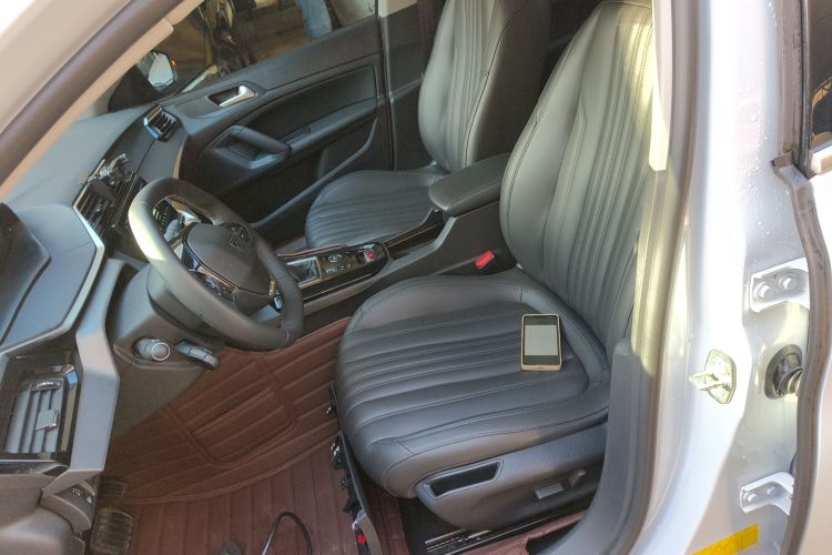 标致408 2024款 360THP 龘龘款 拉图版局部细节19