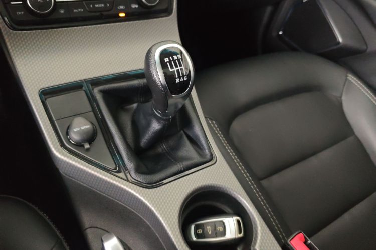 吉利汽车 帝豪GS 2016款 运动版 1.8L 手动领尚型中控内饰18