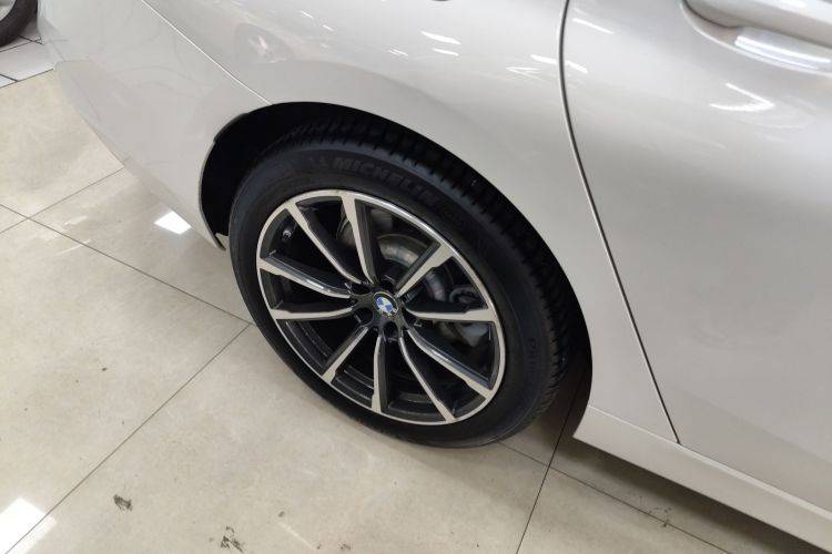 宝马6系GT 2021款 改款 630i 豪华设计套装车身外观6008