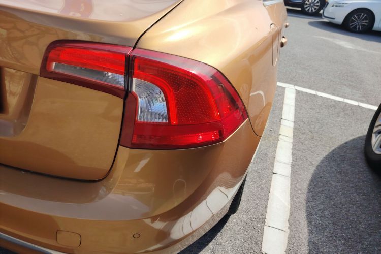 沃尔沃S60 2014款 S60L 2.0T 智远版车身外观6006