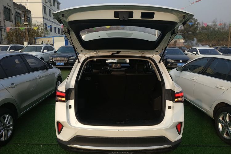 五菱汽车 五菱星驰 2022款 1.5L CVT畅玩型机舱底盘23