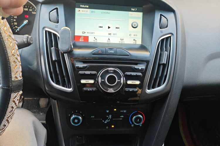 福特 福克斯 2017款 两厢 1.6L 手动舒适型智行版中控内饰16