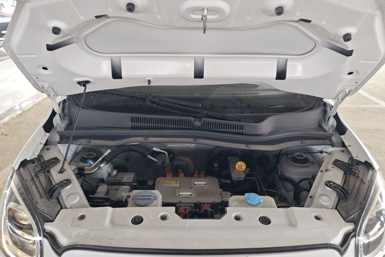 零跑汽车 零跑T03 2023款 310轻享版机舱底盘24