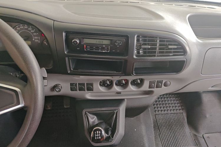 江铃 特顺 2019款 2.8T商运型短轴中顶6座国VI JX493中控内饰16