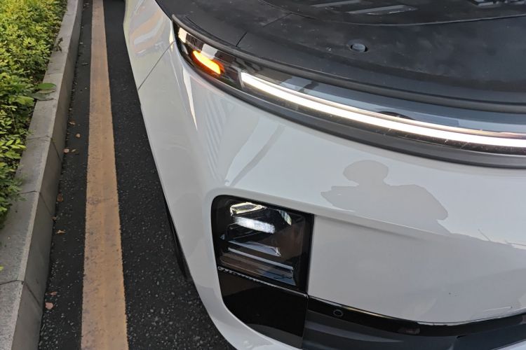 理想汽车 理想L6 2024款 Pro车身外观8