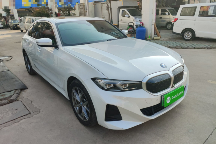 宝马i3 2022款 eDrive 35 L车身外观3