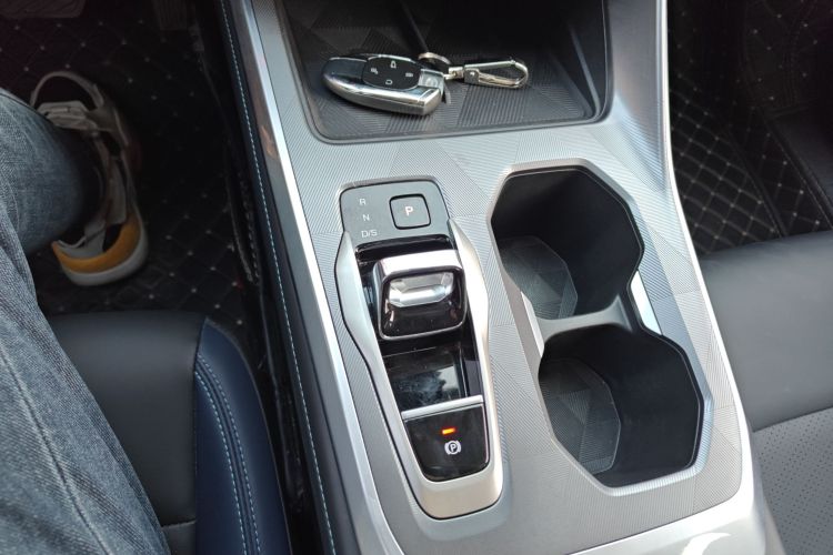 广汽传祺 传祺GS3 2023款 影速 270T 劲享版中控内饰18