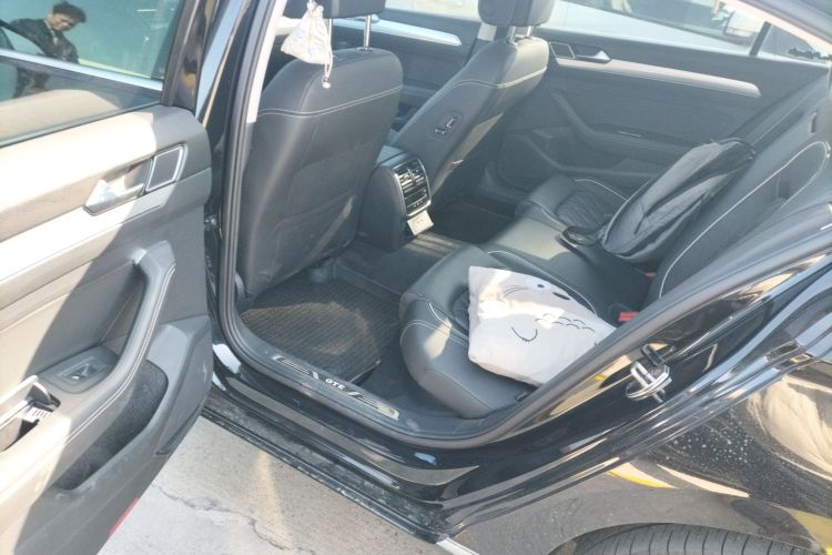 大众 迈腾GTE插电混动 2022款 GTE 豪华型中控内饰21