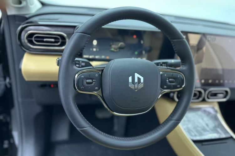 零跑汽车 零跑C11 2024款 增程 300尊享版中控内饰13