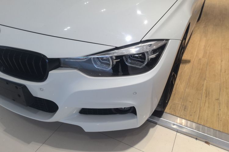 宝马3系 2019款 320i M运动曜夜版局部细节36