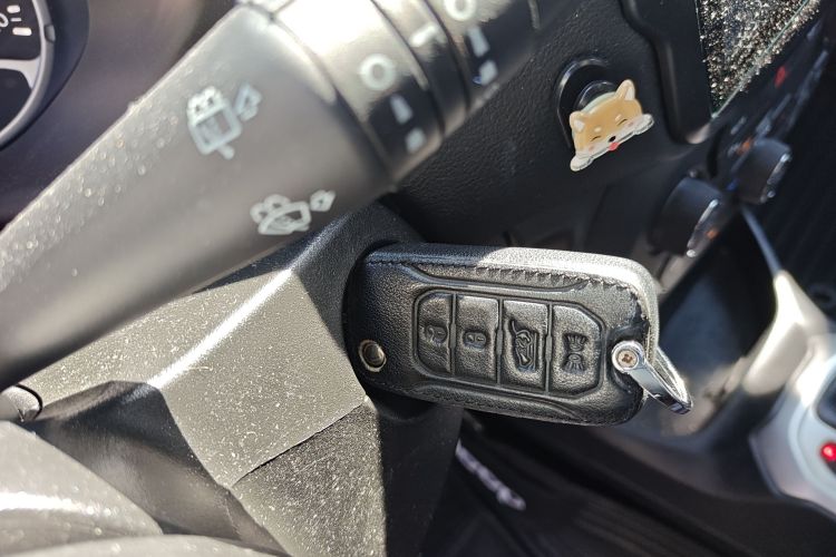 Jeep 自由侠 2019款 220T 自动领先版中控内饰7001