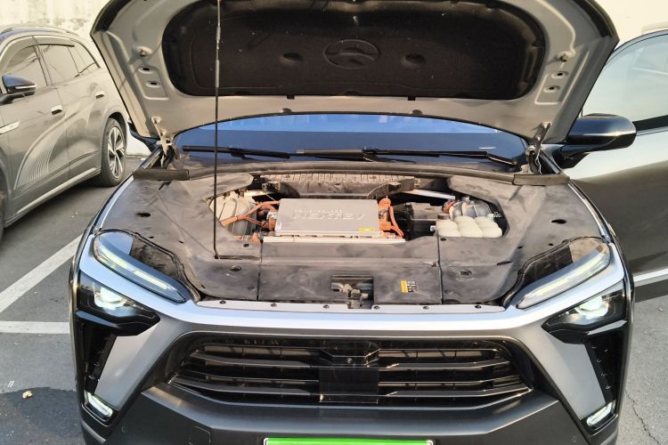 蔚来ES8 2020款 450KM 六座版机舱底盘24